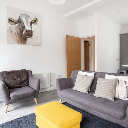 Modern Luxury Apartment, Sleeps 6, Best Location Belfast Eksteriør billede