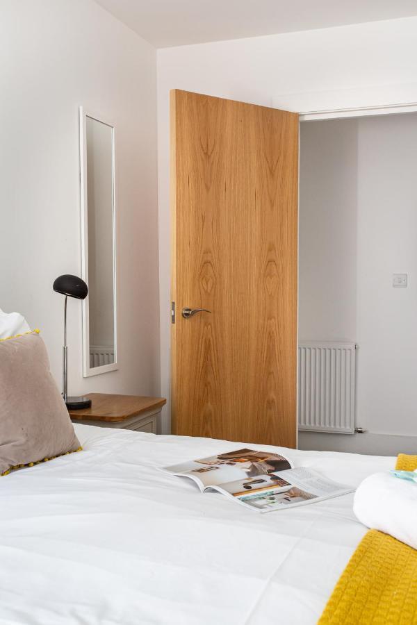 Modern Luxury Apartment, Sleeps 6, Best Location Belfast Eksteriør billede
