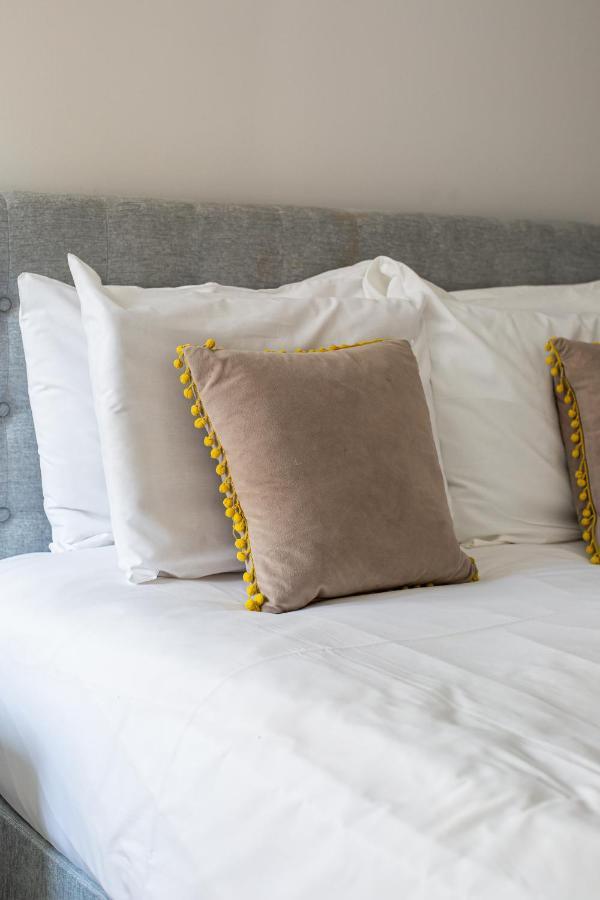 Modern Luxury Apartment, Sleeps 6, Best Location Belfast Eksteriør billede