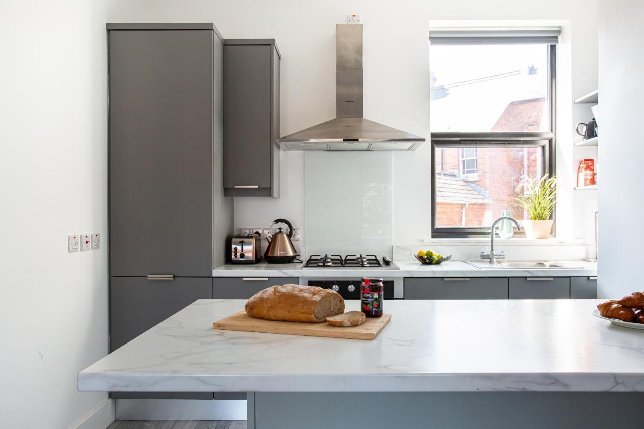Modern Luxury Apartment, Sleeps 6, Best Location Belfast Eksteriør billede