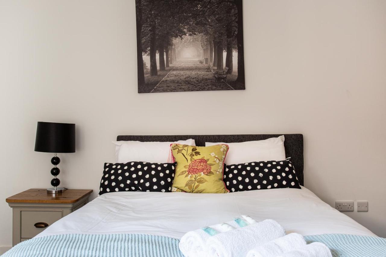 Modern Luxury Apartment, Sleeps 6, Best Location Belfast Eksteriør billede