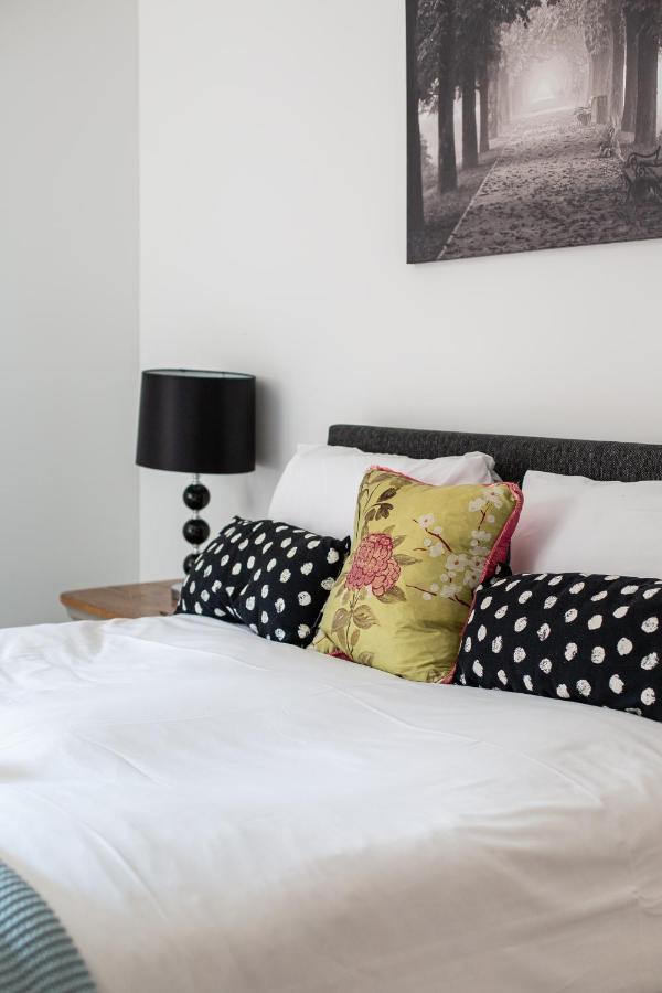 Modern Luxury Apartment, Sleeps 6, Best Location Belfast Eksteriør billede
